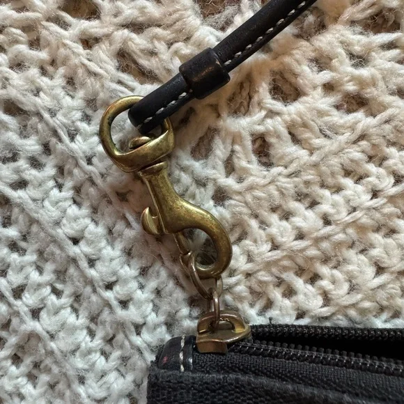 Coach Signature Jacquard Small Wristlet – Black on Black Vintage Y2K Purse Small - Picture 4 of 4